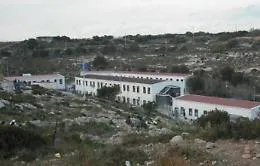 Lampedusa, tunisino denunciato per furto