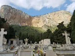 Palermo, operaio Reset colto da un malore e  morto durante lo spurgo di una tomba al cimitero dei Rotoli