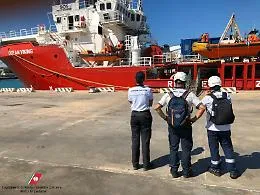 &laquo;Non &egrave; sicura&raquo;, la Guardia costiera ferma la Ocean Viking