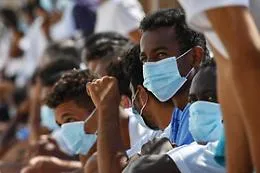 Migranti, altri sbarchi a Lampedusa: 410 persone nell'hotspot