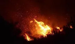 Ancora incendi in Sicilia: vasto rogo a Lipari, anche questo &egrave; doloso