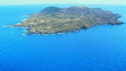 &laquo;Volevamo dimostrare che la Terra &egrave; piatta&raquo;, terrapiattisti veneti rischiano naufragio a Ustica