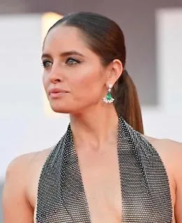 Venezia, il nude look di Matilde Gioli &egrave; il pi&ugrave; wow del red carpet!