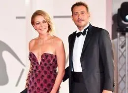 Claudia Gerini e Simon Clementi: a Venezia &egrave; amore da red carpet