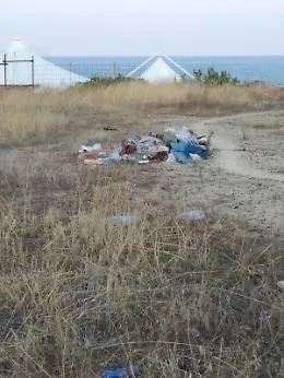 Catania: cumulo di rifiuti vicino Piazza Europa
