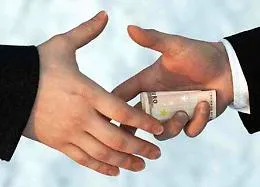 Amministrative, a Villalba voti comprati per 50 euro: 7 denunciati