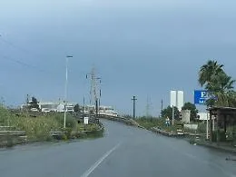 Catania: strada pericolosa alla zona industriale