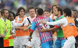 Palermo- Catania, l'ultima volta in campo il Papu, Ilicic e Dybala e fin&igrave; pure con una rissa