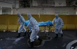 Gela, il Covid si porta via intera famiglia: in 10 giorni morti padre, madre e figlio