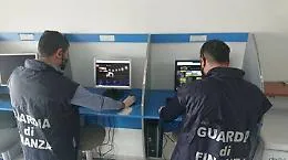 Scommesse clandestine all'ombra della mafia sull'asse Palermo-Napoli: 15 arresti