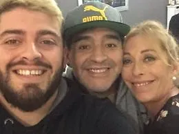 Morte Maradona, la madre di Diego jr: &laquo;Ti ameremo per sempre&raquo;