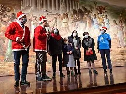 Il sindaco di Agrigento Miccich&eacute; e l'assessore Vullo si vestono di Babbo Natale per solidariet&agrave;