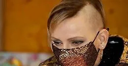 Principato di Monaco, taglio di capelli shock a Palazzo: Charl&egrave;ne stupisce tutti