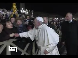 Papa strattonato si infuria,poi si scusa