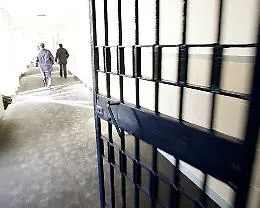 Carceri, due agenti penitenziari feriti da un detenuto a Trapani