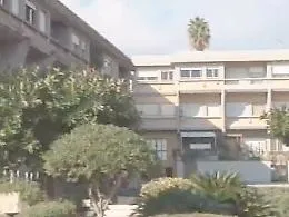 Aci Castello, irrompono i casa di un gioielliere e si fanno consegnare i preziosi