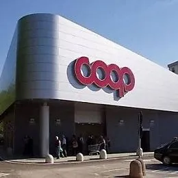 Protesta dei dipendenti Coop nel Ragusano per chiusura punti vendita