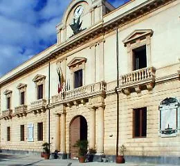 Abuso d'ufficio, assolti parlamentare e sindaco di Melilli