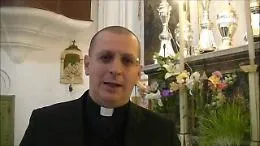 Abusiva la nuova chiesa del parroco che contestava Papa Francesco