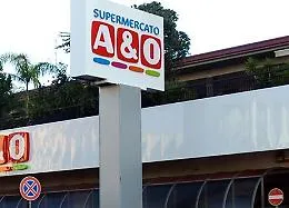 Aci Catena, razziavano il supermercato dove lavoravano: arrestati