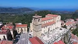 Festa a Castroreale dopo secondo posto come "Borgo dei Borghi"