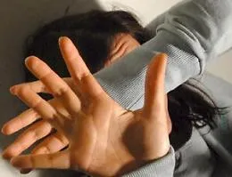 Catania, maltrattamenti in famiglia: donna sfugge al marito rifugiandosi in commissariato