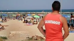 Toscana, la protesta del consigliere leghista: &laquo;Perch&eacute; i bagnini sono siciliani?&raquo;