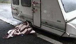 Palermo, clochard aggredito mentre dormiva nella sua roulotte