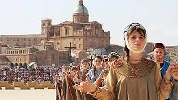 Piazza Armerina, scontro sul Palio dei Normanni: Parnetti escluso, accuse in aula e via libera al regolamento sui tributi