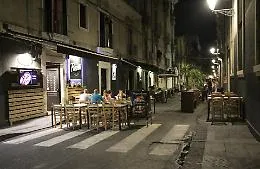 Catania, in declino i Caff&egrave; concerto: il centro si svuota, "movida" addio...