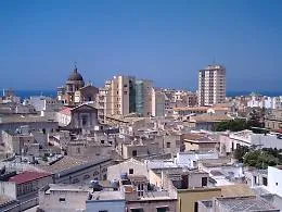 Marsala attonita, svastica su muro di scuola frequentata da migranti