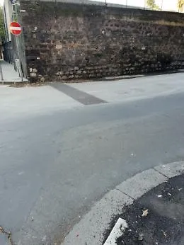 Catania, Via Ficarazzi: area ancora da asfaltare e Caditoie da pulire