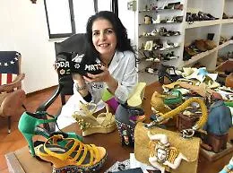 La scommessa di Luciana Cavalli: la signora delle scarpe catanese "resuscita" ex calzaturificio Ega