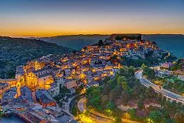 Dalla Ztl al car sharing, il piano di mobilit&agrave; sostenibile per Ragusa Ibla