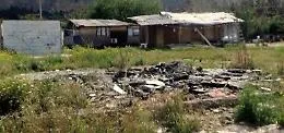 Incendio in baracche rom alla Favorita: conto alla rovescia per lo sgombero