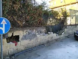 Catania: muro di cinta del poliambulatorio di San Giorgio pericolante