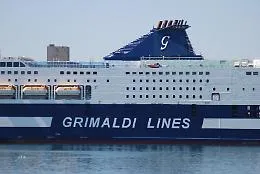 Mercantile lancia Sos al largo di Ustica: maritttimi salvati da traghetto Grimaldi