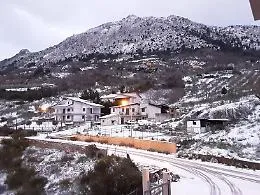 Maltempo, mareggiata alle Eolie e neve anche a bassa quota nel Palermitano