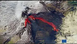 Etna, la colata lavica vista dal satellite
