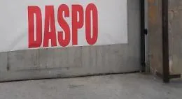 Arbitri di calcio aggrediti a Catania, il questore emette cinque Daspo