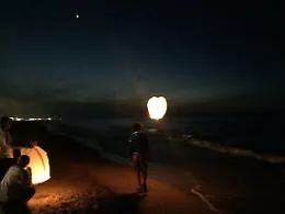 Peschereccio Nuova Iside, fiaccole in spiaggia per chiedere giustizia