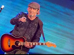 Luca Carboni in concerto al Teatro Antico di Taormina: oltre quarant'anni di successi e nuove canzoni