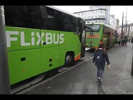 Pullman Flixbus bloccato in Calabria
con a bordo 120 passeggeri siciliani
&laquo;Autisti hanno superato il monte ore&raquo;