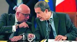 I conti in rosso della Regione siciliana, mannaia da 260 milioni: ecco chi perder&agrave; i fondi