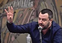 Migranti: l'Onu chiede all'Ue porti sicuri, Salvini dice no