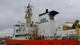 &laquo;Gett&ograve; rifiuti pericolosi nei porti italiani&raquo;,
pm di Catania sequestrano nave Aquarius