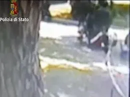 Catania, scippano turisti francesi, presi dalla Polizia dopo pochi minuti