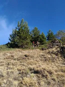 Etna, turista russo si perde nei boschi, salvato dal Soccorso Alpino della  GdF