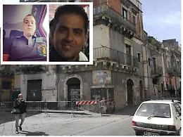 Catania, esplosione in via Garibaldi, si &egrave; aggravato uno dei vigili del fuoco feriti