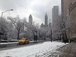 Neve a New York, rientrano primi studenti che erano rimasti bloccati